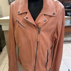 Used - almost brand new Stylish Women's Leather Jacket in Warm Tan